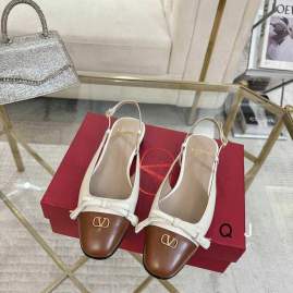 Picture of Valentino Shoes _SKUValentinosz35-40J110620132